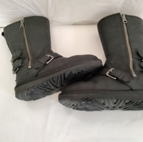 UGG Kids Kaila Boot size 13 Black Leather Shearling Lined - Picture 10 of 16
